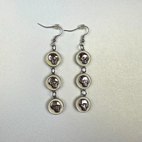 ED HARDY VINTAGE Earrings / Triple Skull Earring In Base Metal / Hard Rock - Picture 2 of 8